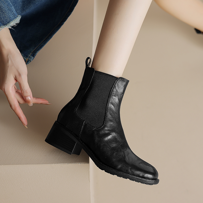 Pelle di mucca Tacchi spessi v - Vintage Fashion Rome recensione e prezzo